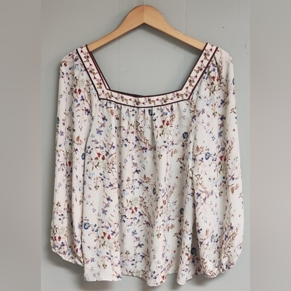 Max Studio. Floral Shirt. Estimated Size Medium. See Measurements. - Picture 3 of 7